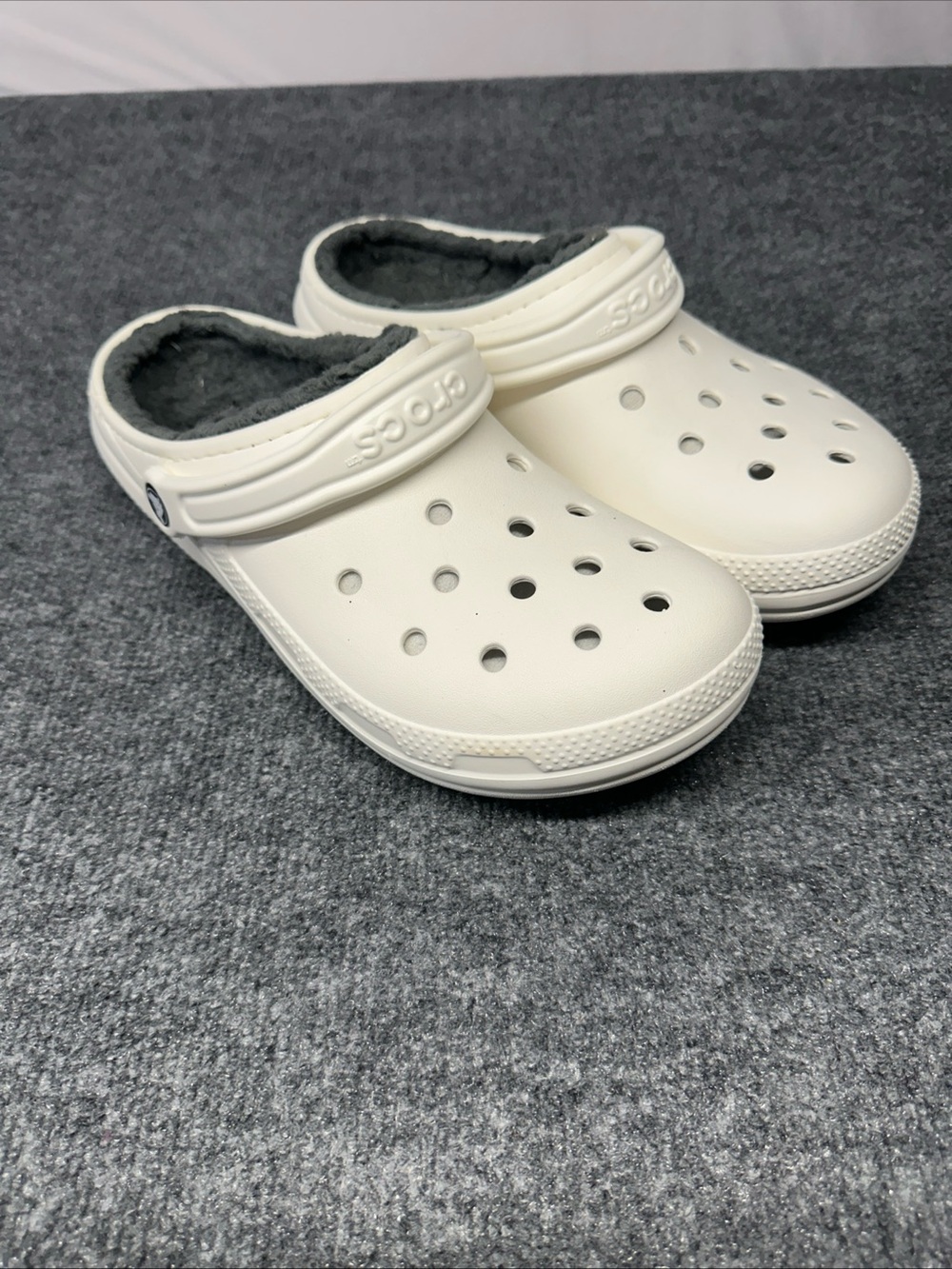 CROCS Kids Classic Clog with Plush Lining - White 10M 12W